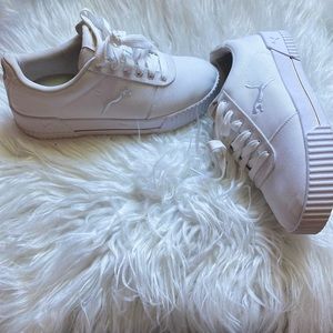 White puma sneakers